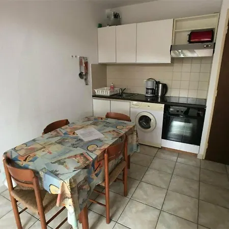 Location Vacances: 3 Pièces, 6 Couchages, à 200m, Port - Fr-1-81-83 Appartement