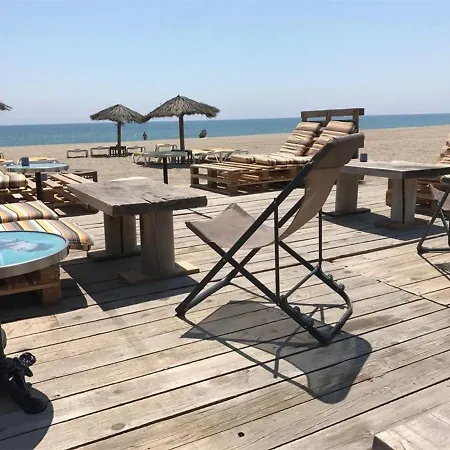 Location Vacances: 3 Pieces, 6 Couchages, A 200m, Port - Fr-1-81-83