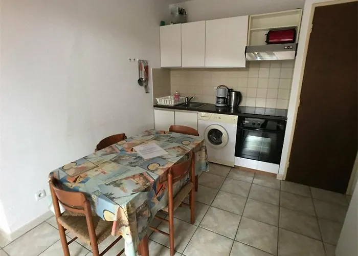 Location Vacances: 3 Pieces, 6 Couchages, A 200m, Port - Fr-1-81-83 公寓